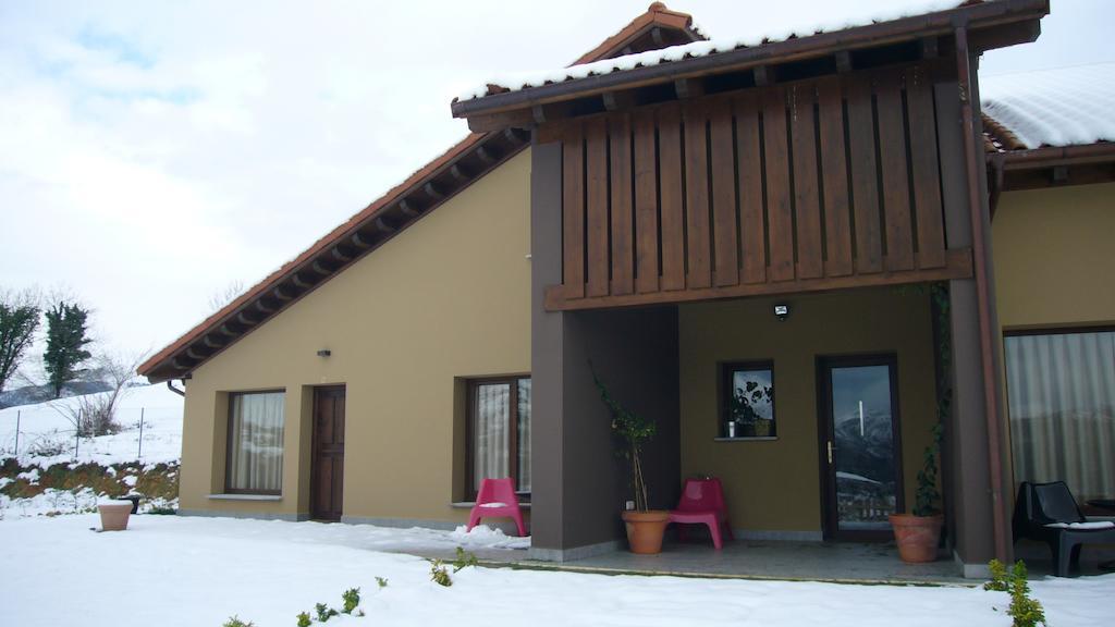 Apartamentos La Senda San Juan de Parres المظهر الخارجي الصورة